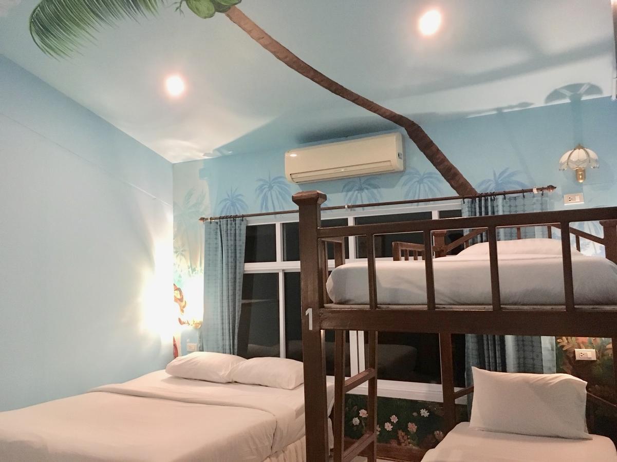 The Corner Transit Hostel Koh Samui Bagian luar foto