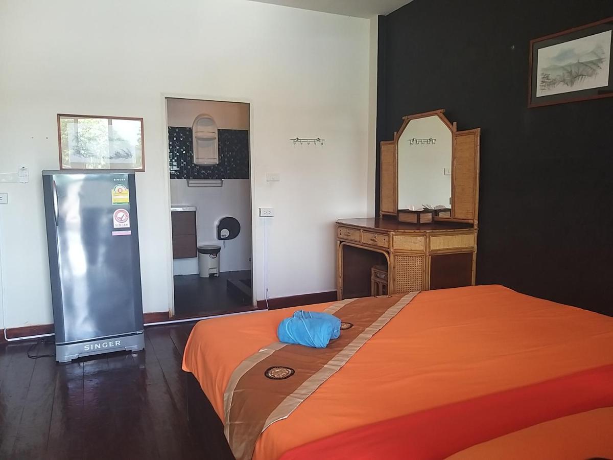 The Corner Transit Hostel Koh Samui Bagian luar foto